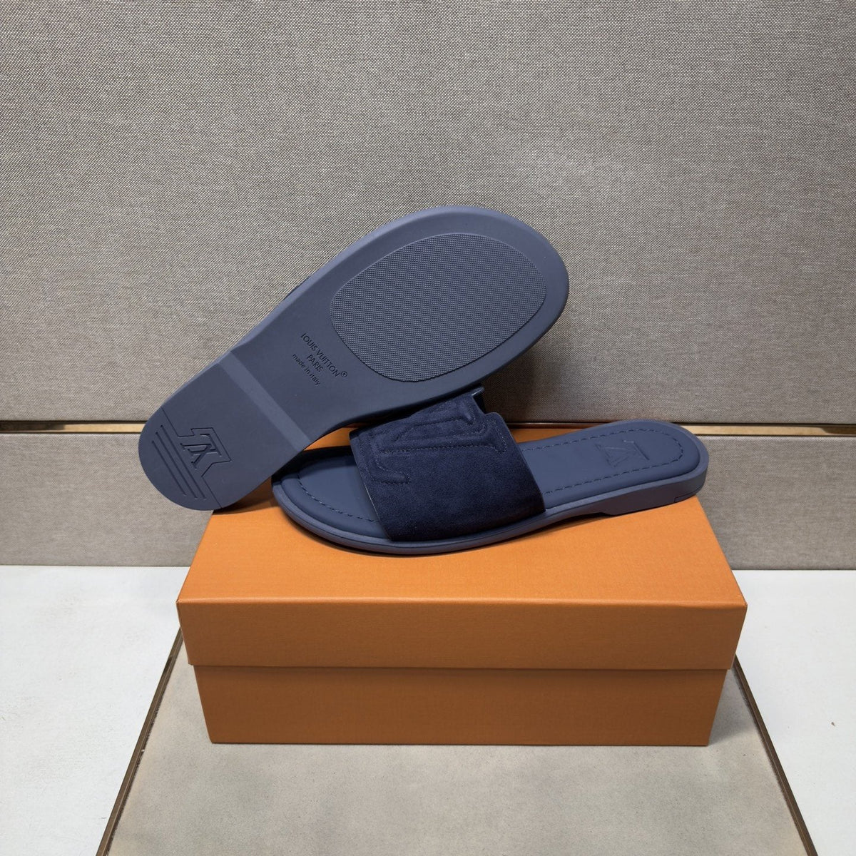 Louis Vuitton Men's Embossed Strap Slide Sandals - Textured Footbed